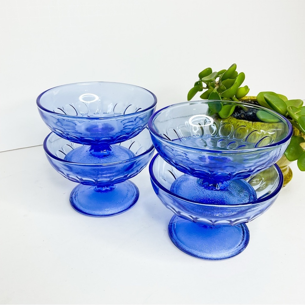 Set of 4 Vintage Blue Glass Dessert Bowls - Picture 7 of 7